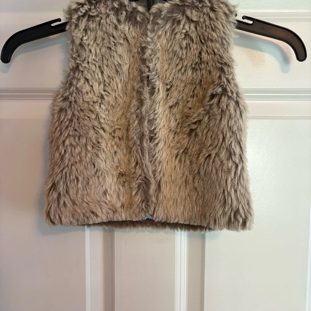 OshKosh B'gosh western look faux fur Floral Print Vest girls 2T